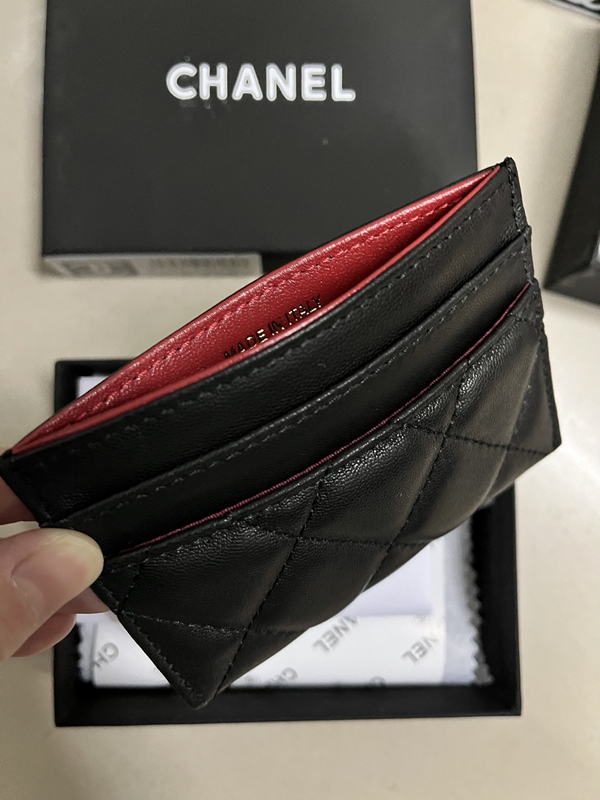 コピーシャネル激安財布着用イメージ